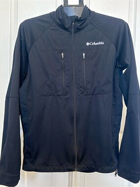 Columbia Men's Black Softshell Jacket. M